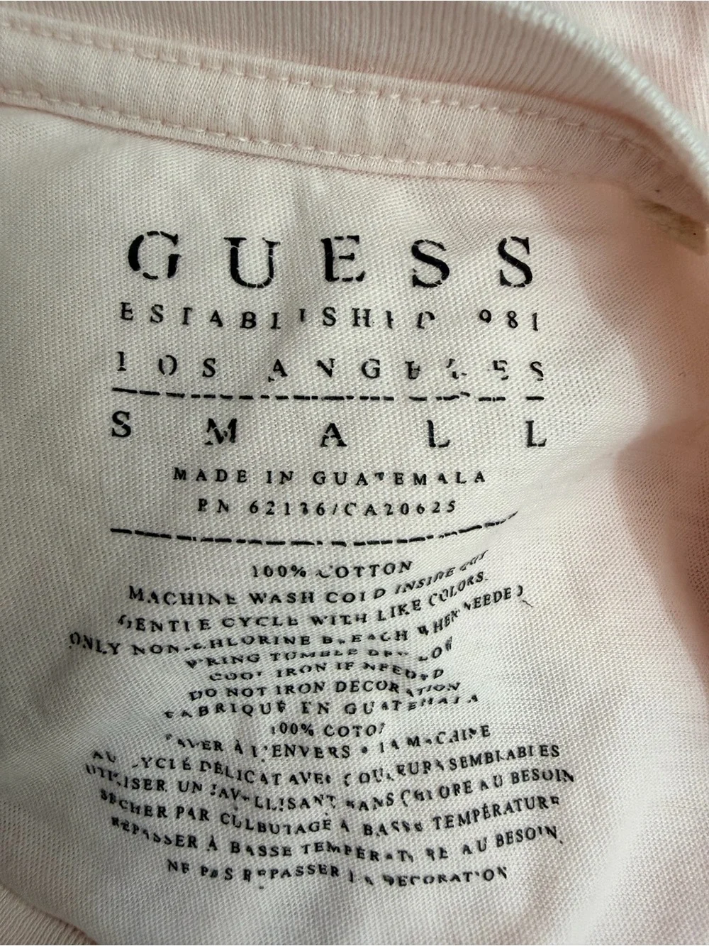 Guess Men’s Size Small Short Sleeve Crew Neck Graphic Logo Pink Tee - Picture 6 of 6